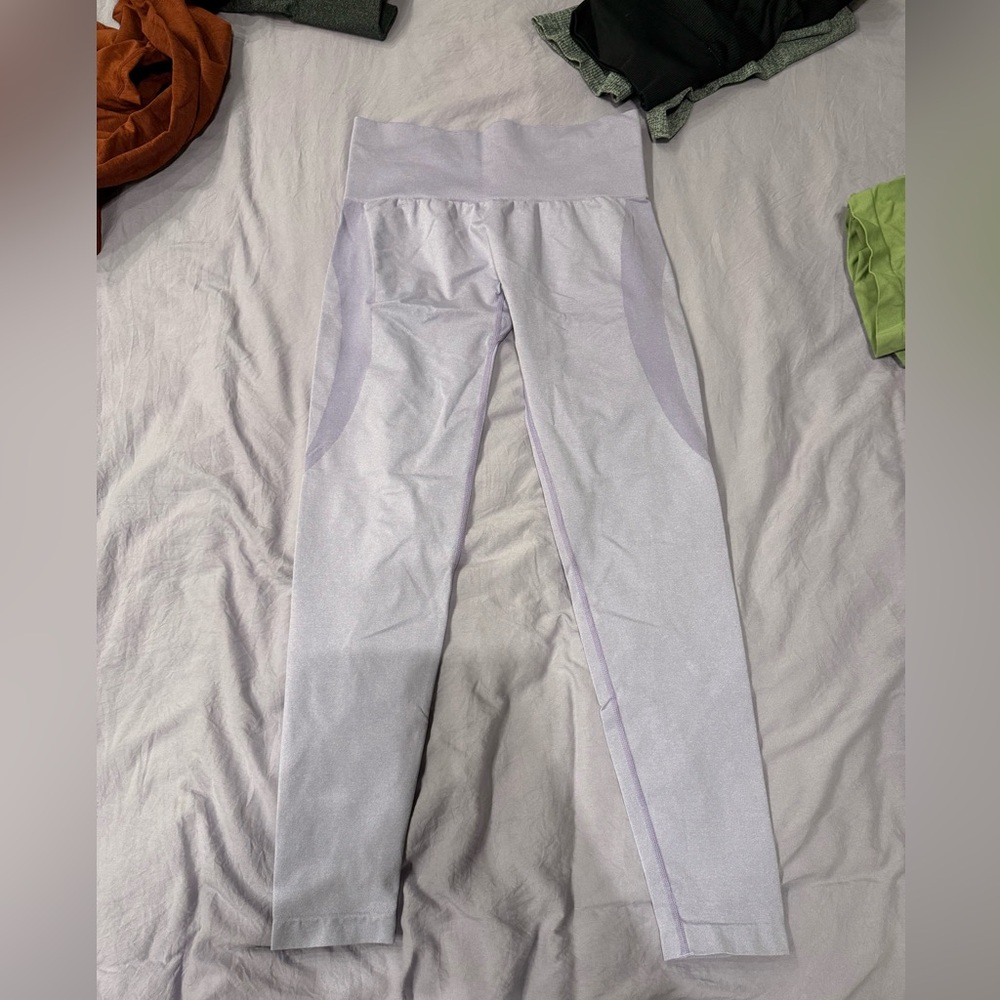 Light purple NVGTN leggings